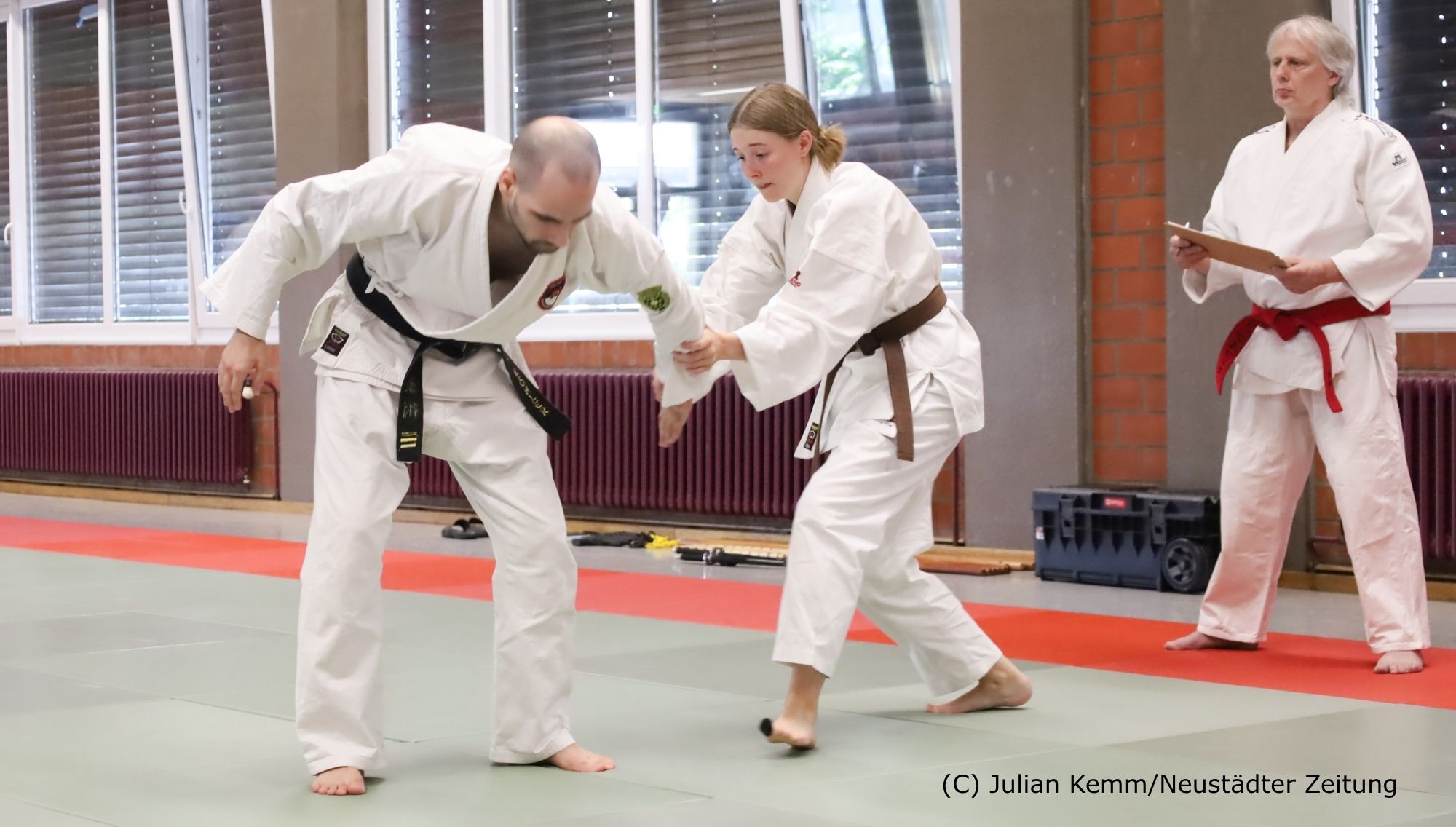 2506 Dan Pruefung Aktion3 Julian Kemm Neustaedter Zeitung